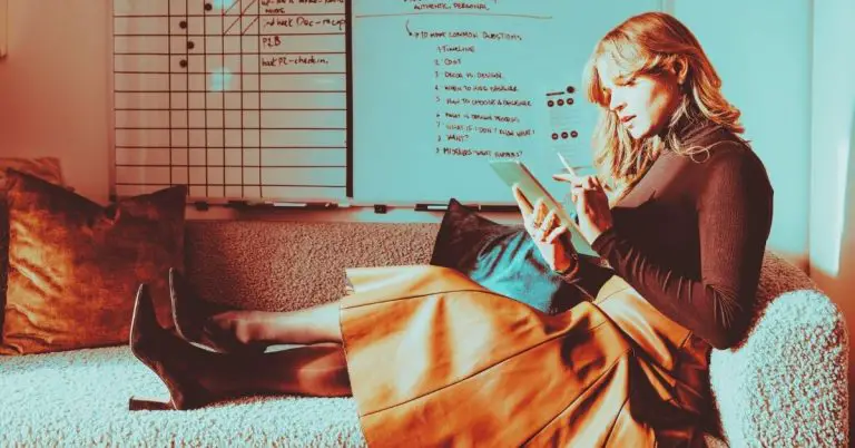 10 Highest Paying Jobs For Economics Majors 2023