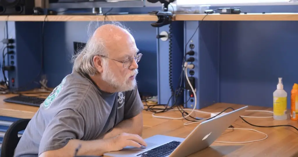 Famous Computer Scientists : Credits: ExtraSlice
