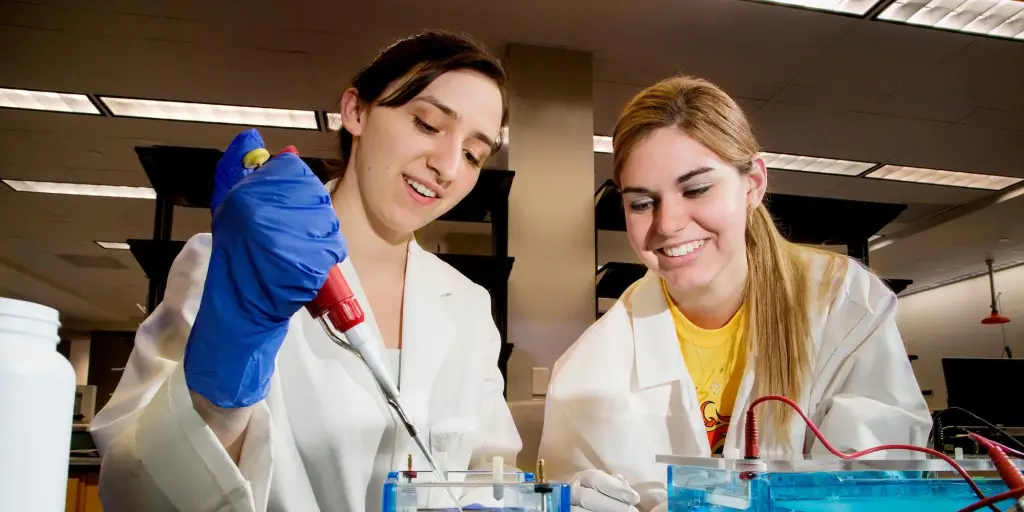 Best Schools For Biology in the US : Credits: University of Illinois-Urbana-Champaign
