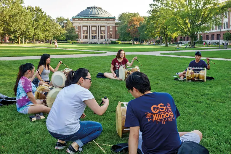 Best Schools For English Language and Literature in the US : Credits: University of Illinois