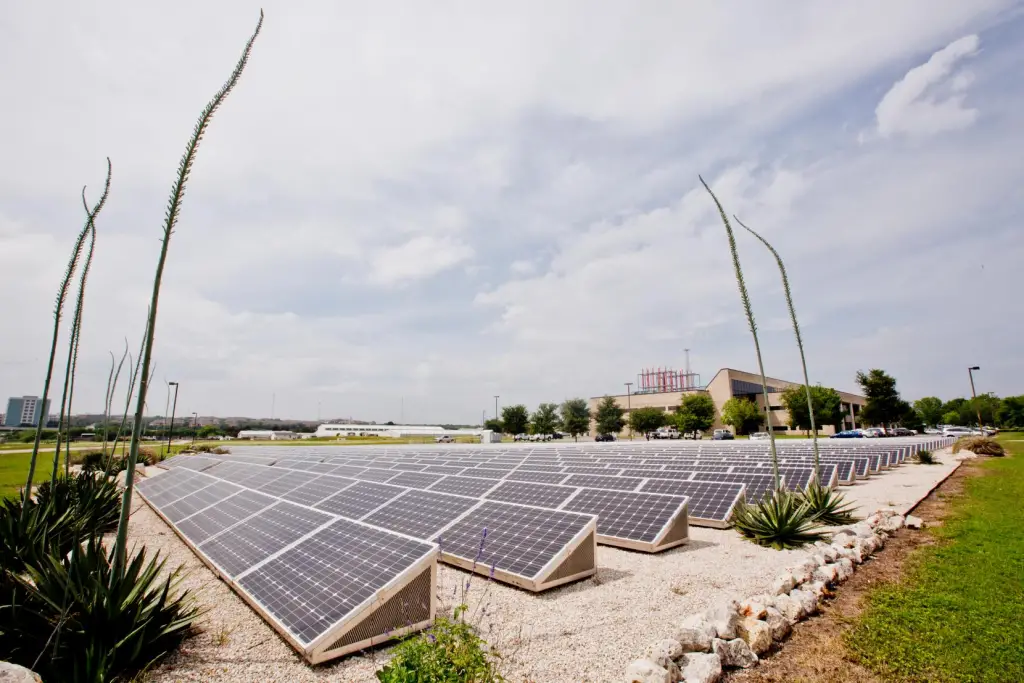 Best Schools For Renewable Energy Degrees : Credits: UT News