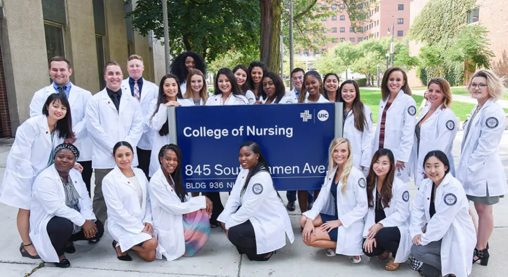 Best Nursing Schools : Credits: UIC College of Nursing