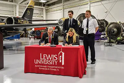 Best Aviation Schools : Lewis University